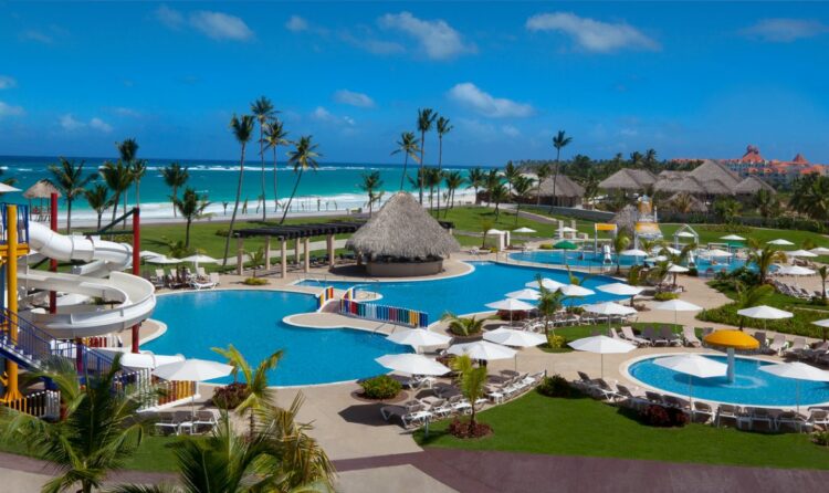 HRHC_Punta_Cana_Family_Pool